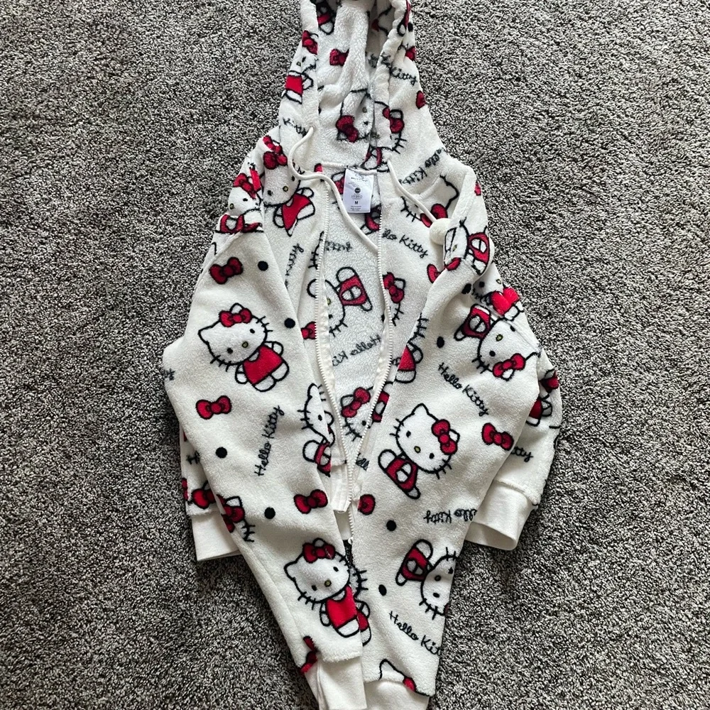 Hello Kitty Fuzzy Jacket - Picture 1 of 3
